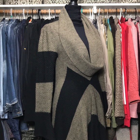 HENDI Sweater Dress - Picture 1 of 5